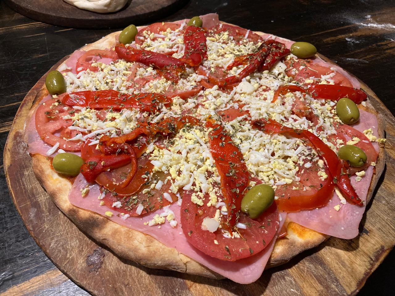 Catering de pizzas y empanadas El Conde en un evento 15